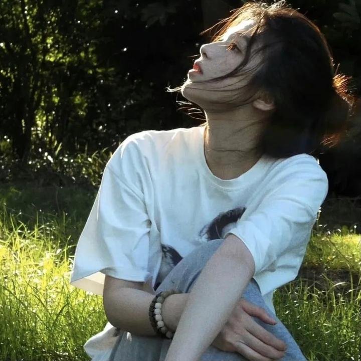 带子狼 在那双小手中